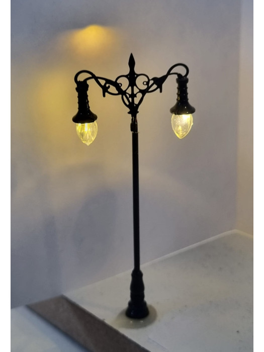 T13 zwarte uitgewerkte lantaarn klassiek